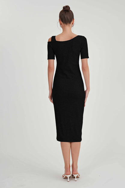 LONG KNITTED DRESS WITH SHOULDER
