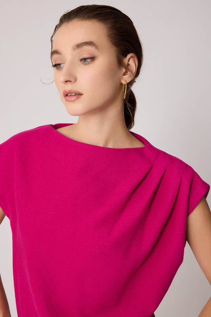 SHORT SLEEVE WITH SHOULDER CURVES KNITTED BLOUSE