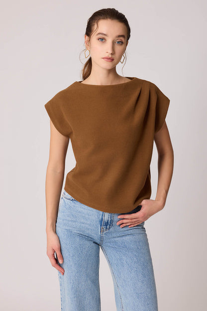 SHORT SLEEVE WITH SHOULDER CURVES KNITTED BLOUSE