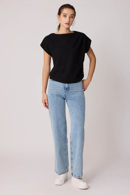 SHORT SLEEVE WITH SHOULDER CURVES KNITTED BLOUSE
