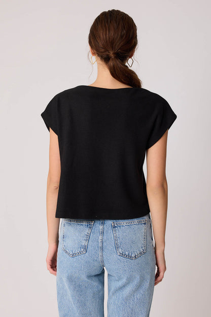 SHORT SLEEVE WITH SHOULDER CURVES KNITTED BLOUSE