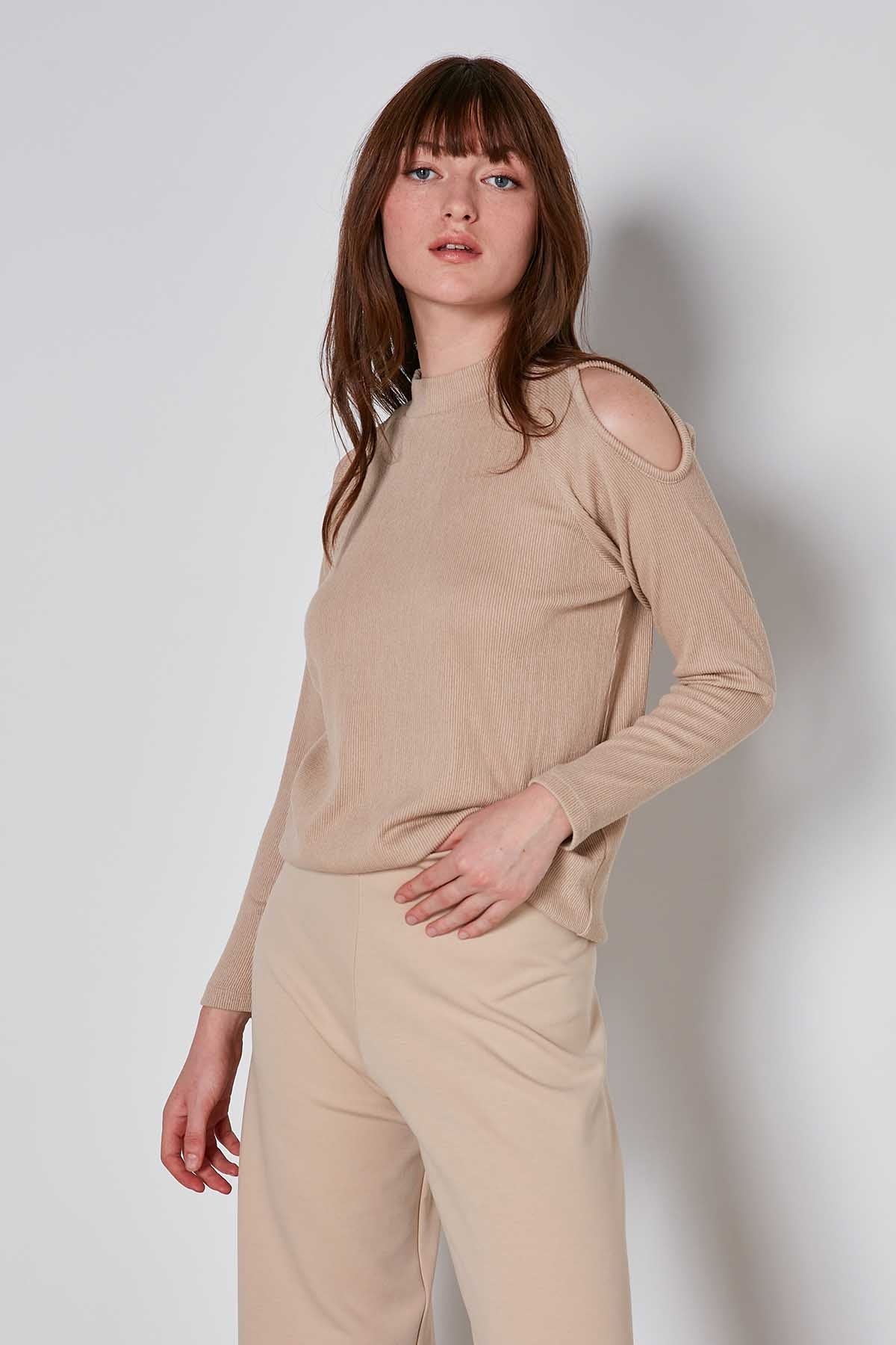 OPEN SHOULDER RAGLAN SLEEVE KNITTED BLOUSE
