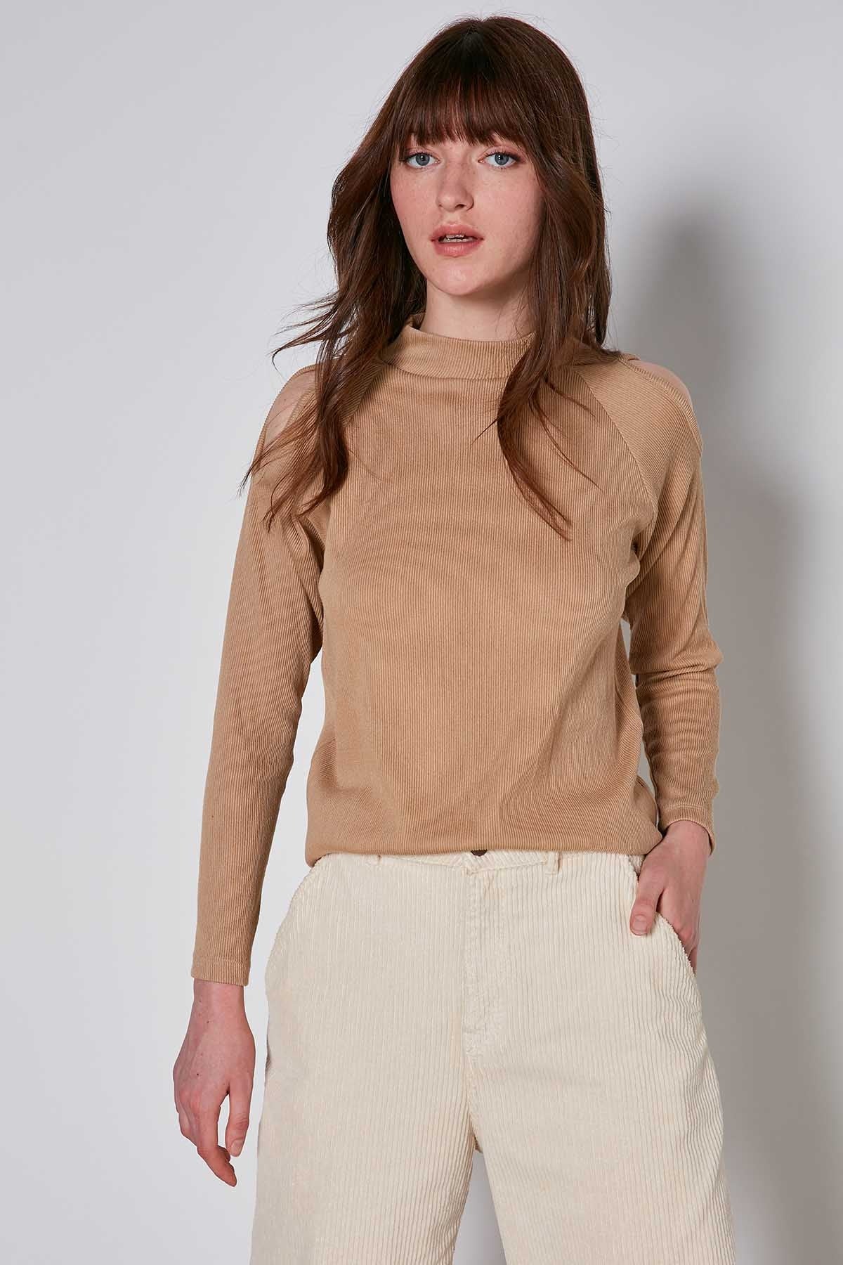 OPEN SHOULDER RAGLAN SLEEVE KNITTED BLOUSE