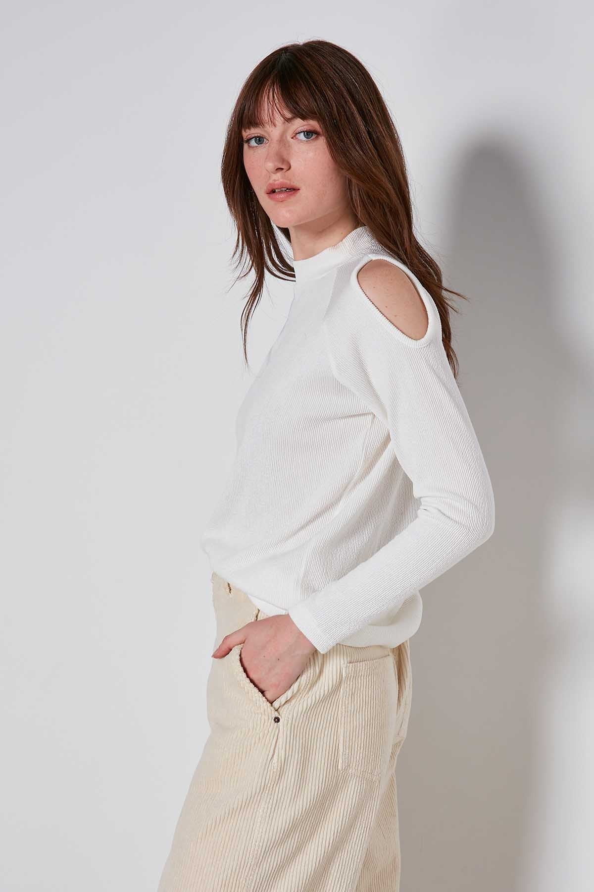 OPEN SHOULDER RAGLAN SLEEVE KNITTED BLOUSE