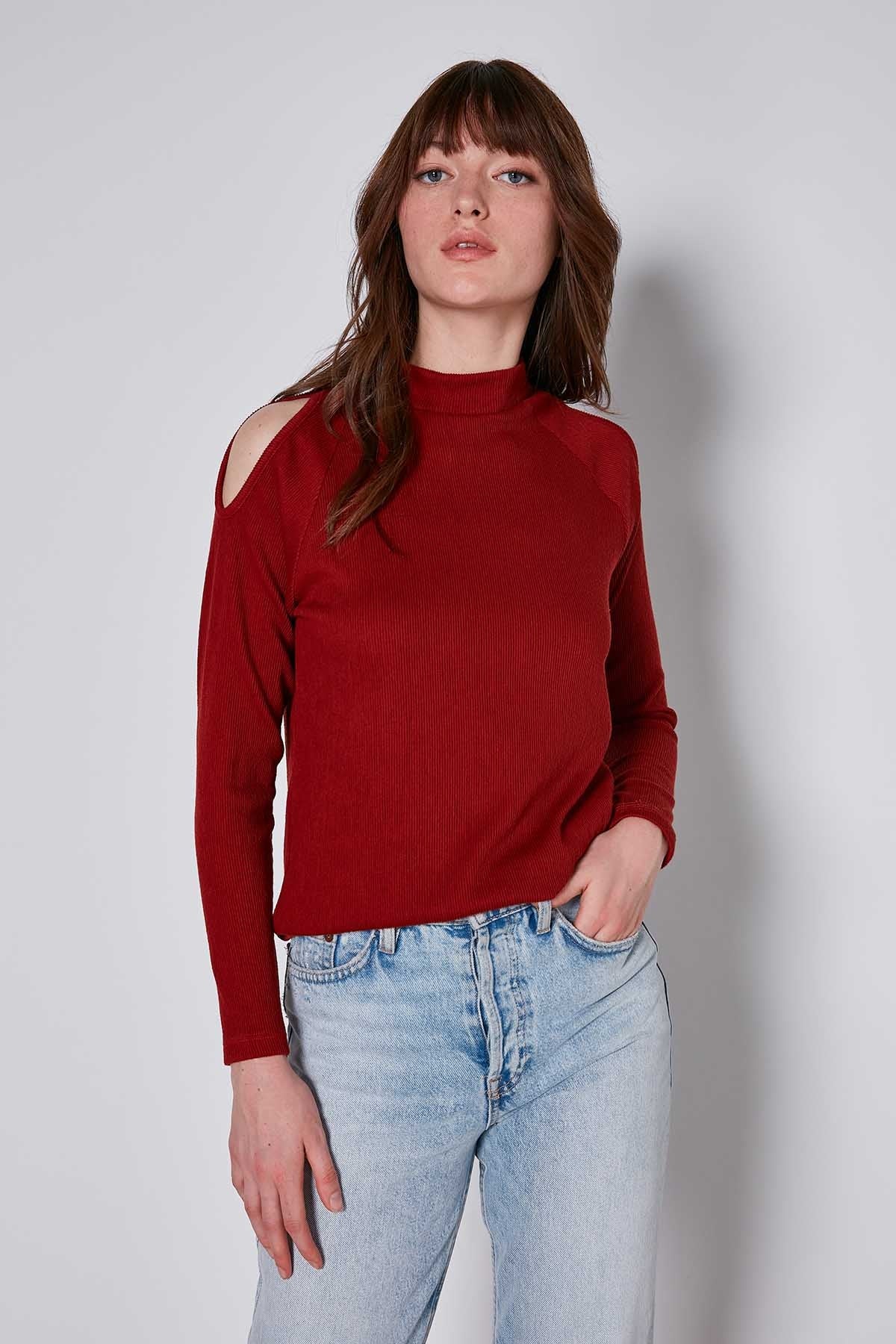 OPEN SHOULDER RAGLAN SLEEVE KNITTED BLOUSE