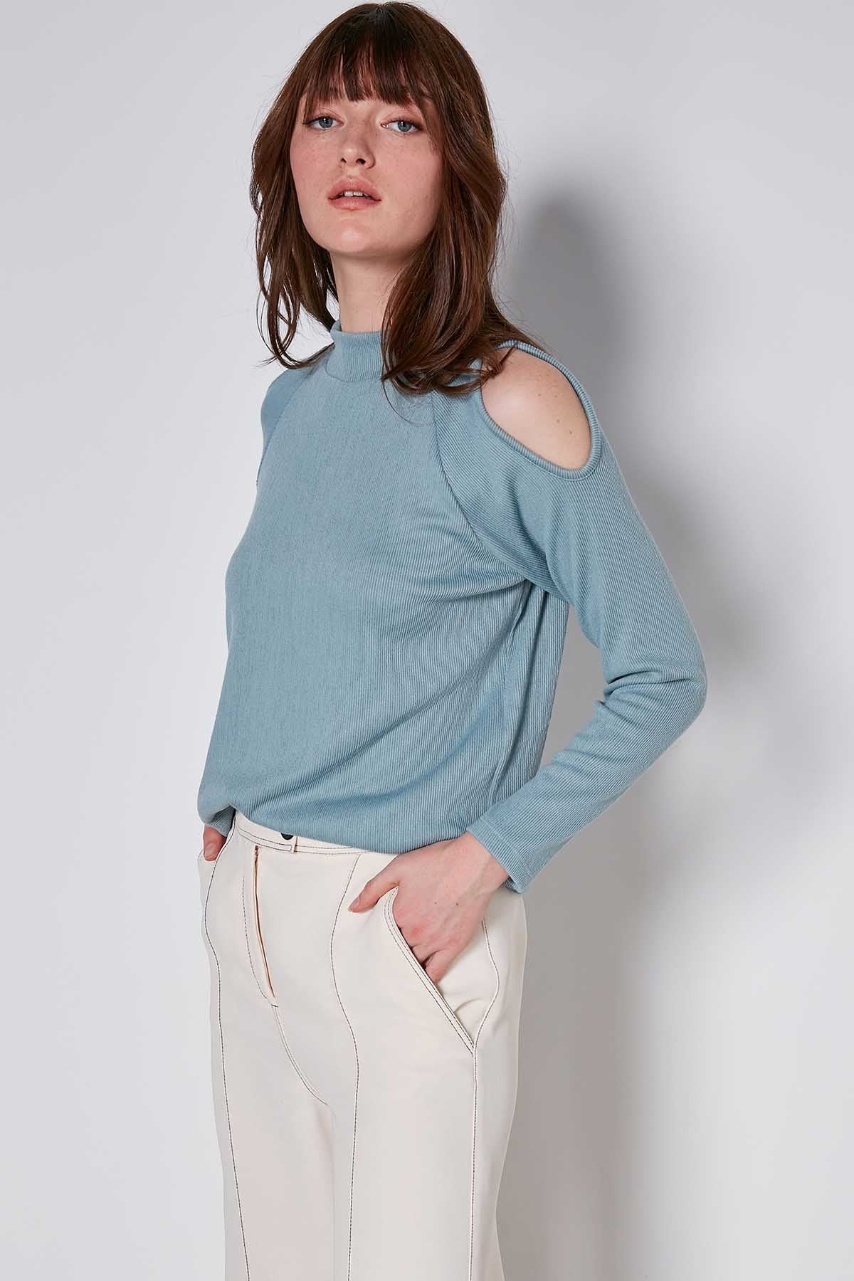 OPEN SHOULDER RAGLAN SLEEVE KNITTED BLOUSE