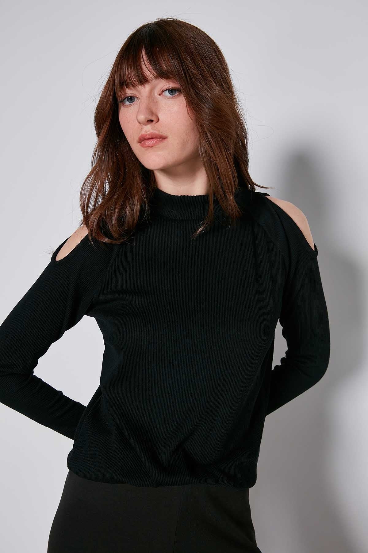 OPEN SHOULDER RAGLAN SLEEVE KNITTED BLOUSE