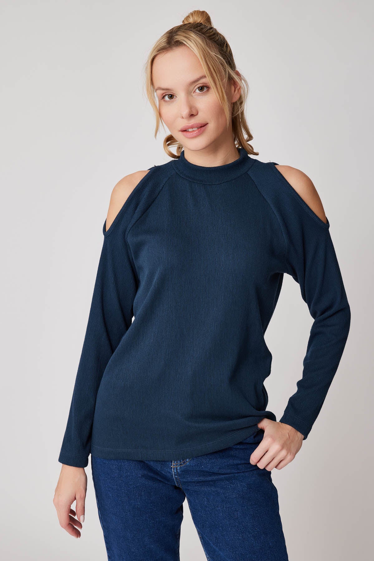OPEN SHOULDER RAGLAN SLEEVE KNITTED BLOUSE