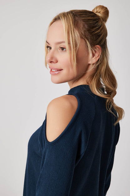 OPEN SHOULDER RAGLAN SLEEVE KNITTED BLOUSE