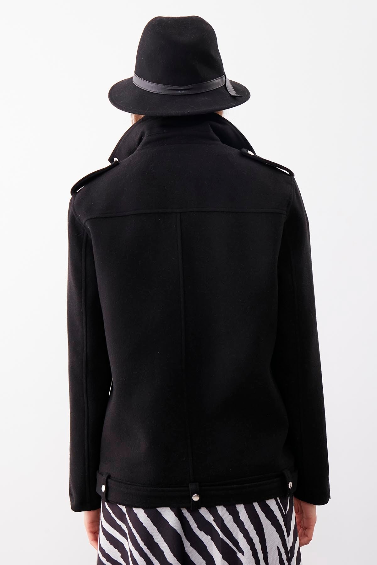 SHOULDER APOLET DETAILED ARCHED PLATE JACKET