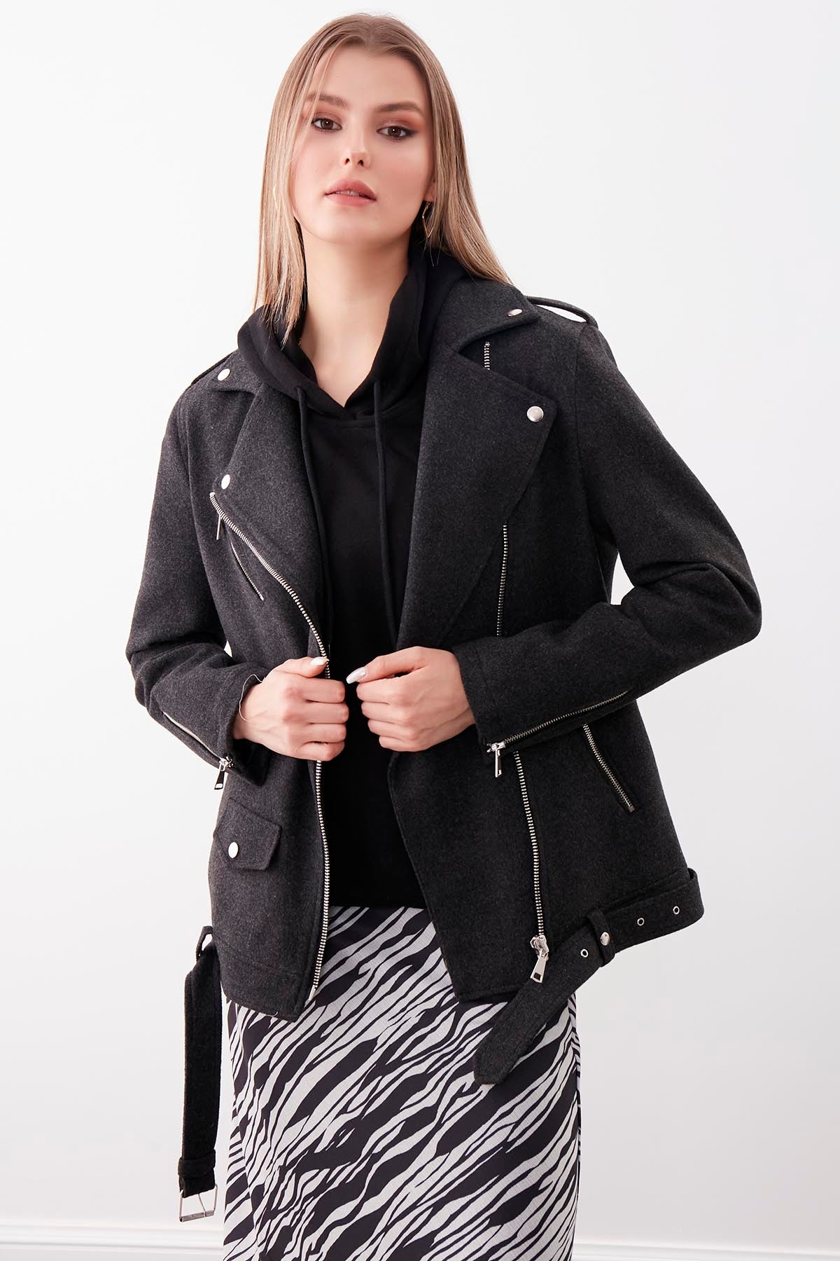 SHOULDER APOLET DETAILED ARCHED PLATE JACKET