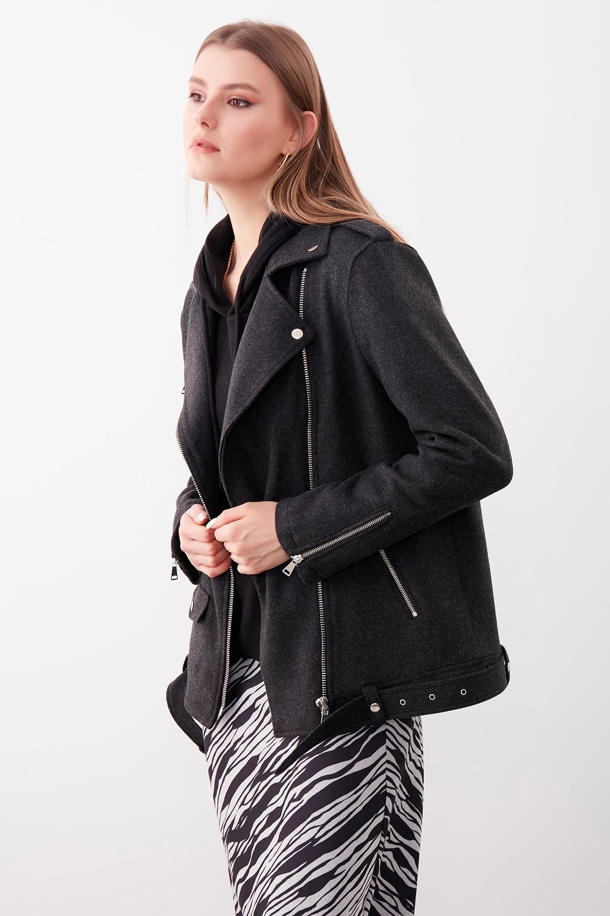 SHOULDER APOLET DETAILED ARCHED PLATE JACKET