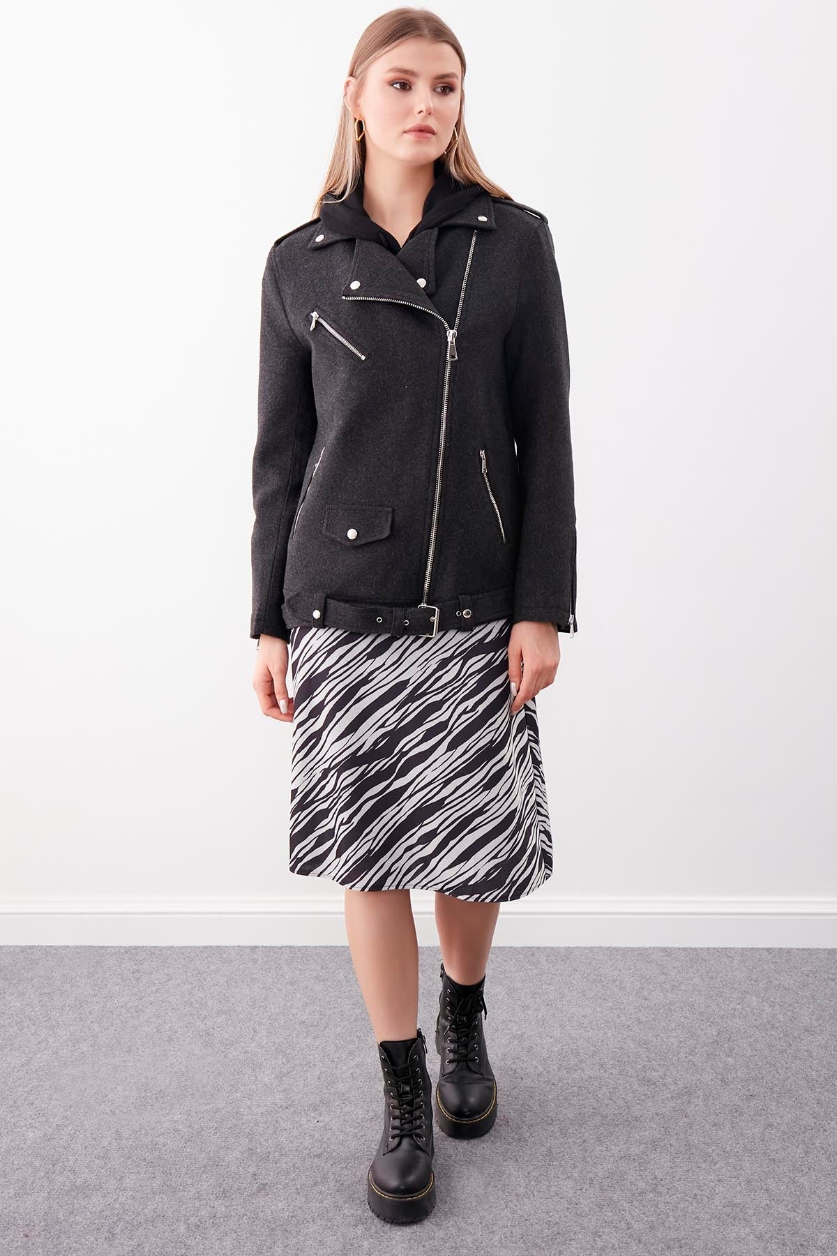 SHOULDER APOLET DETAILED ARCHED PLATE JACKET