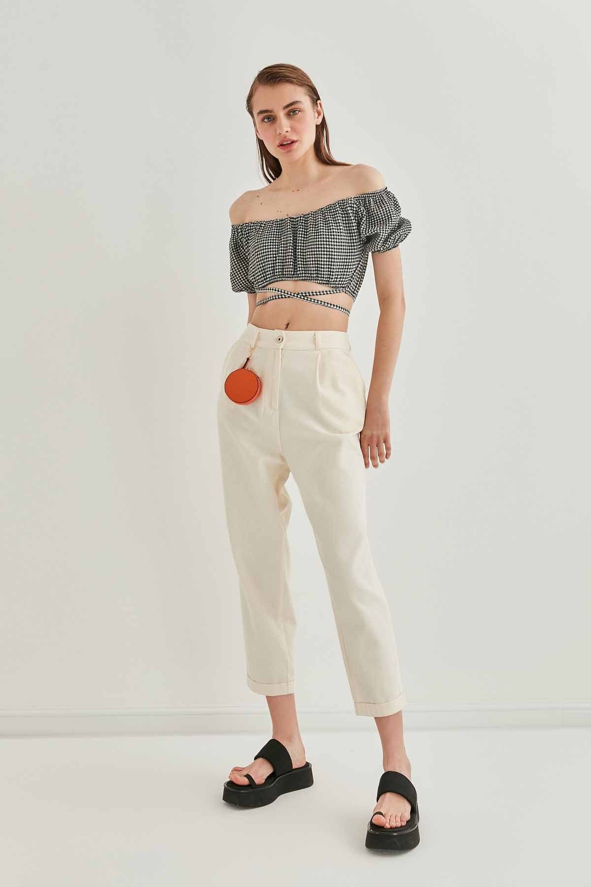 PLEATED DETAILED CROP TROUSERS