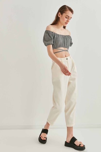PLEATED DETAILED CROP TROUSERS