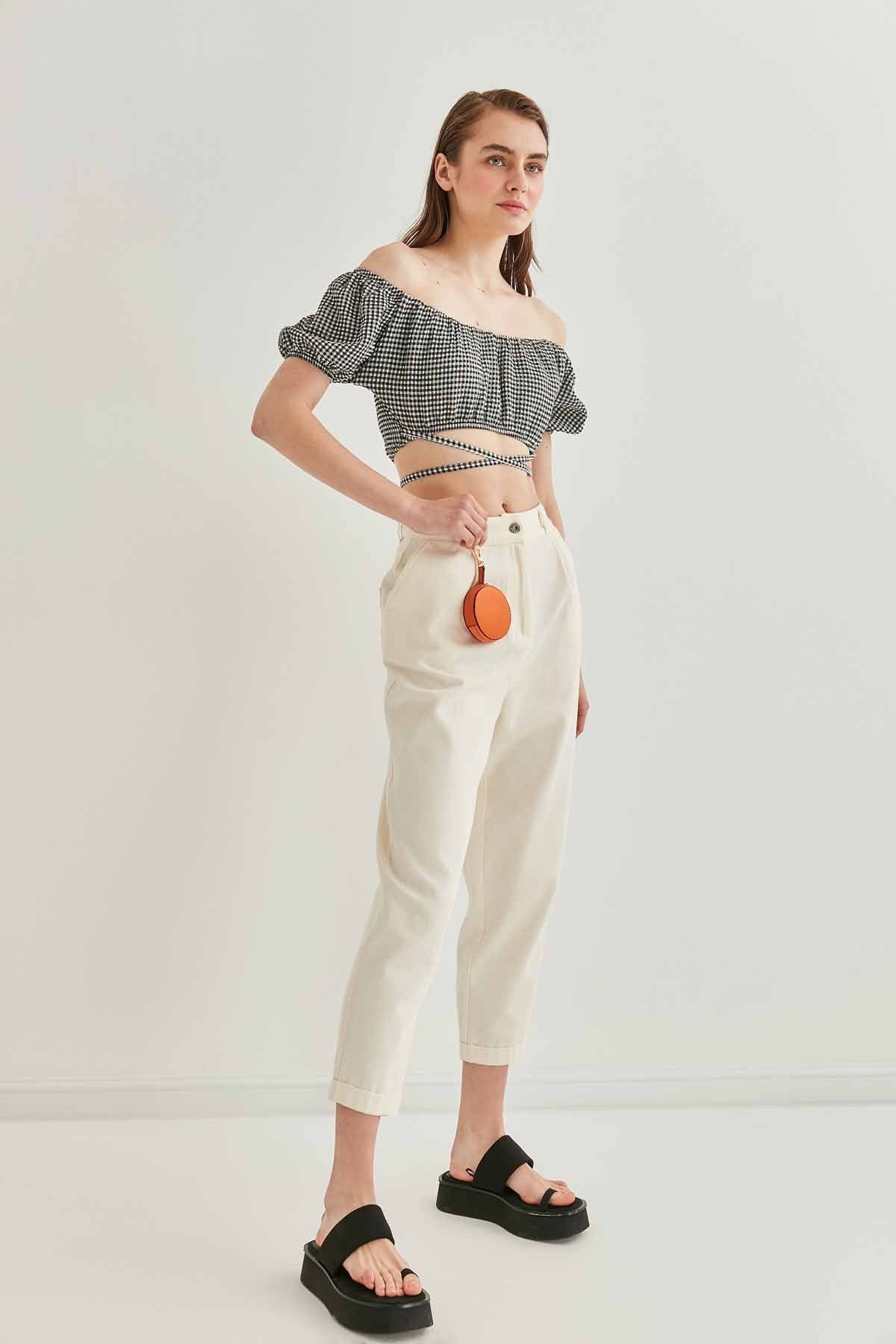 PLEATED DETAILED CROP TROUSERS