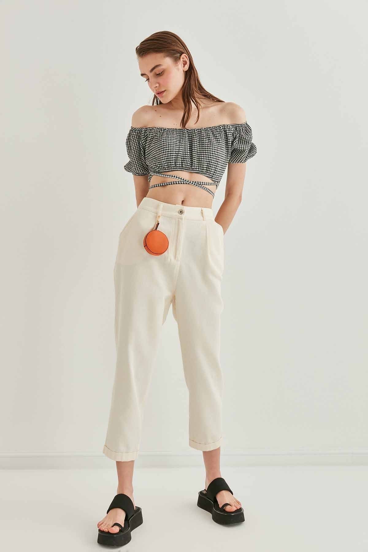 PLEATED DETAILED CROP TROUSERS