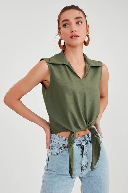 SLEEVELESS BLOUSE