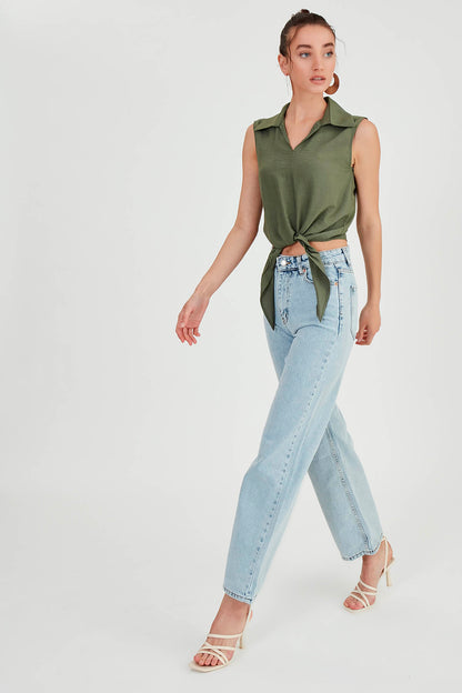 SLEEVELESS BLOUSE