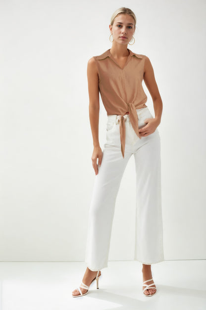 SLEEVELESS BLOUSE