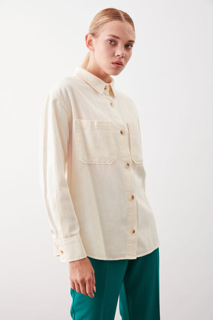 LOOSE SHIRT WITH FRONT BUTTON
