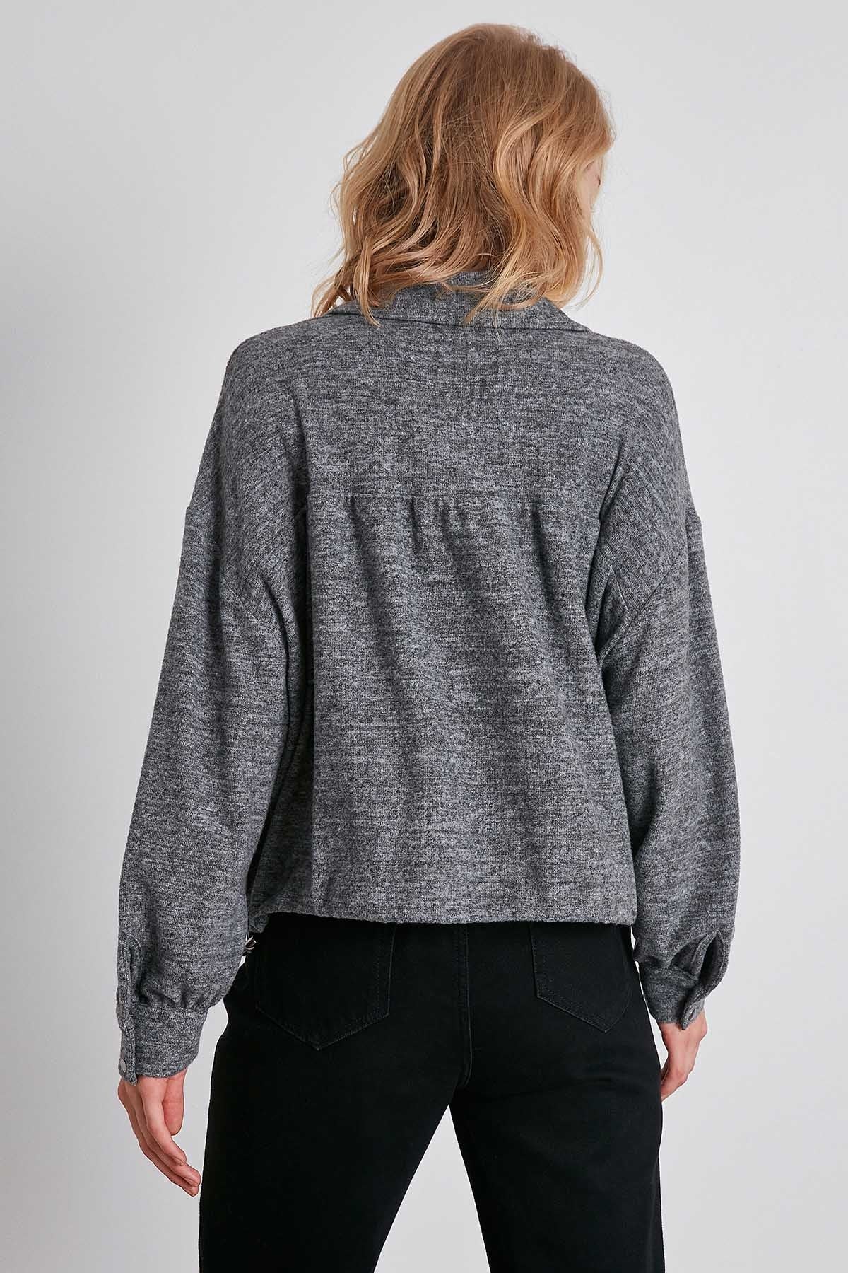 FRONT BUTTONED WITH COLLAR KNITTED BLOUSE