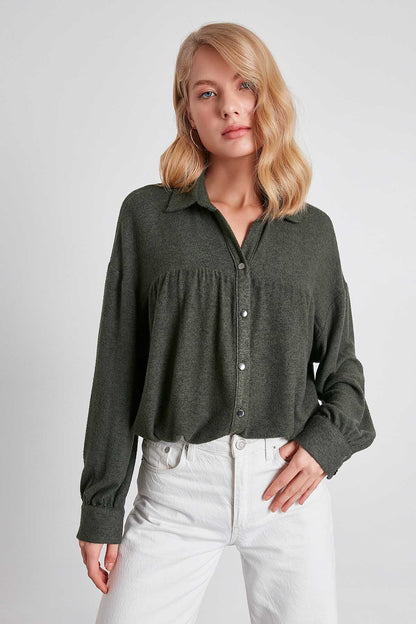 FRONT BUTTONED WITH COLLAR KNITTED BLOUSE