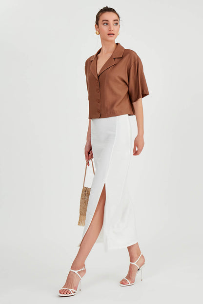 FRONT-SPLIT MIDI HEIGHT SKIRT