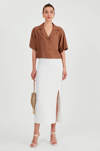 FRONT-SPLIT MIDI HEIGHT SKIRT