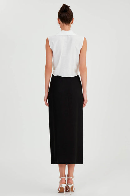 FRONT-SPLIT MIDI HEIGHT SKIRT
