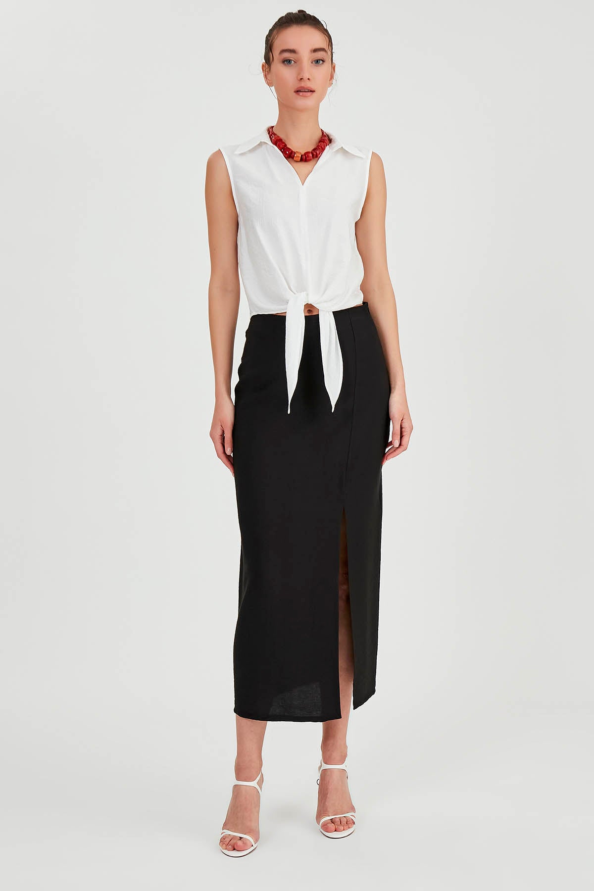FRONT-SPLIT MIDI HEIGHT SKIRT