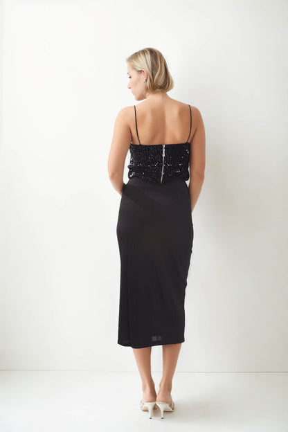 FRONT-SPLIT MIDI HEIGHT SKIRT