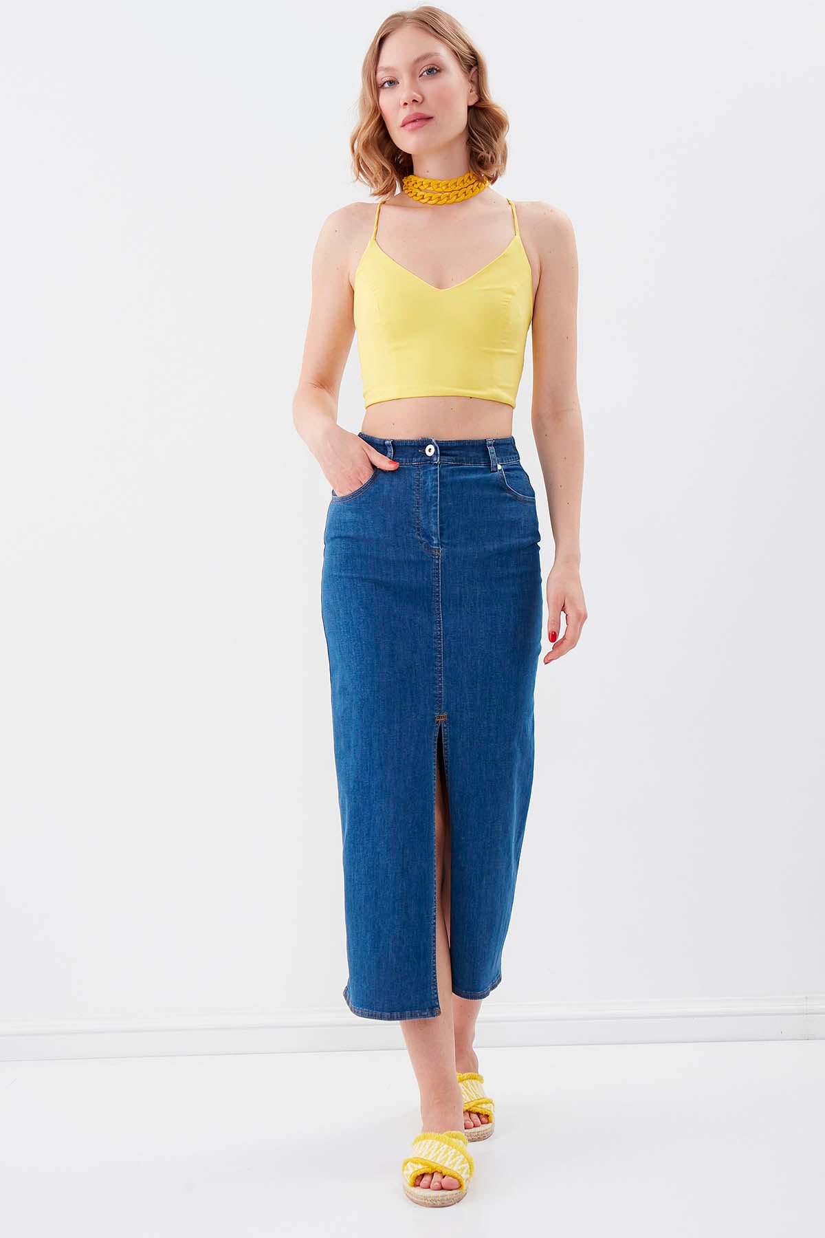 FRONT-SPLIT MIDI HEIGHT DENIM SKIRT