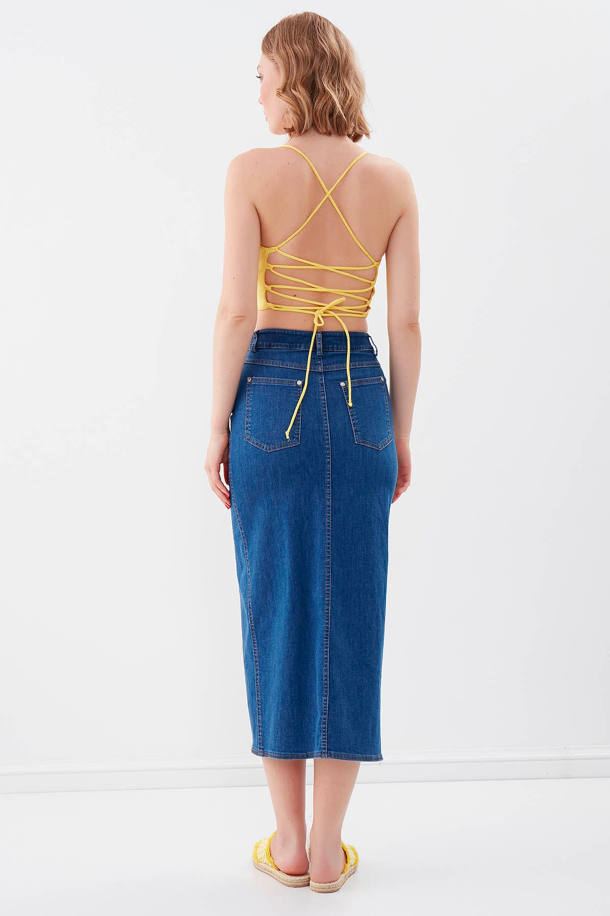 FRONT-SPLIT MIDI HEIGHT DENIM SKIRT