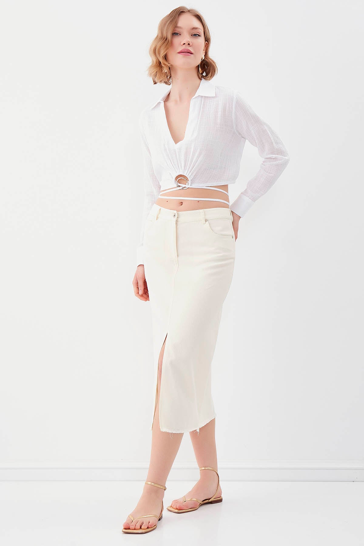 FRONT-SPLIT MIDI HEIGHT DENIM SKIRT