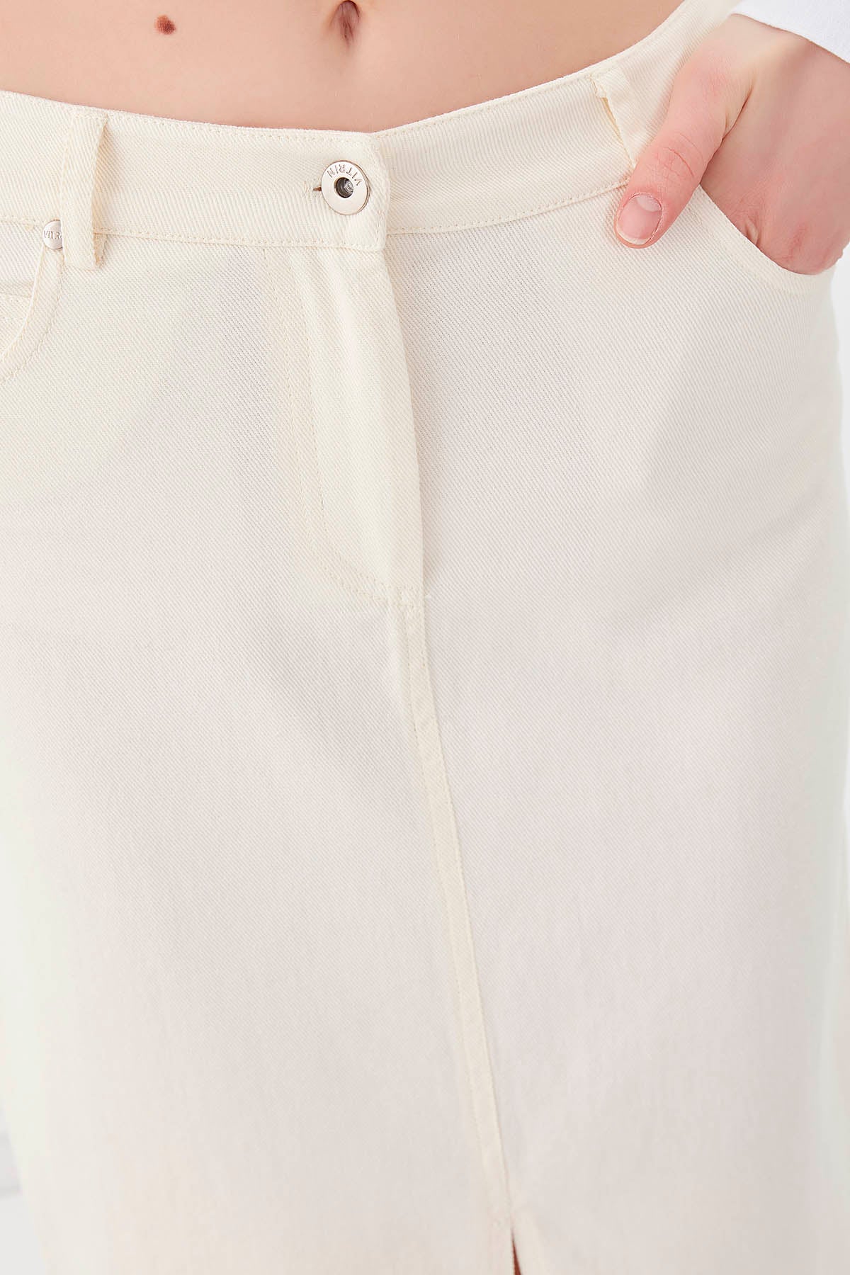 FRONT-SPLIT MIDI HEIGHT DENIM SKIRT