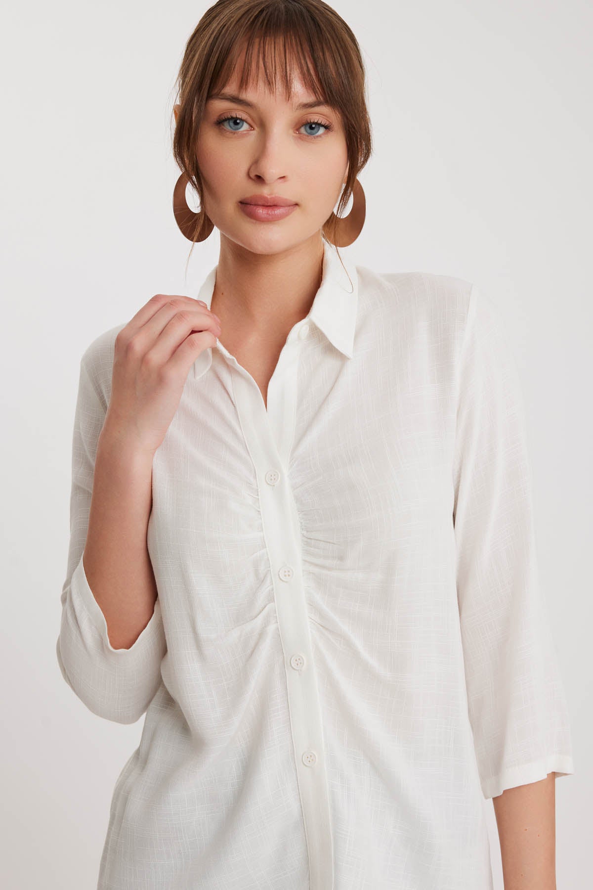 THE VISCOSE LINEN SHIRT WITH THE BENT