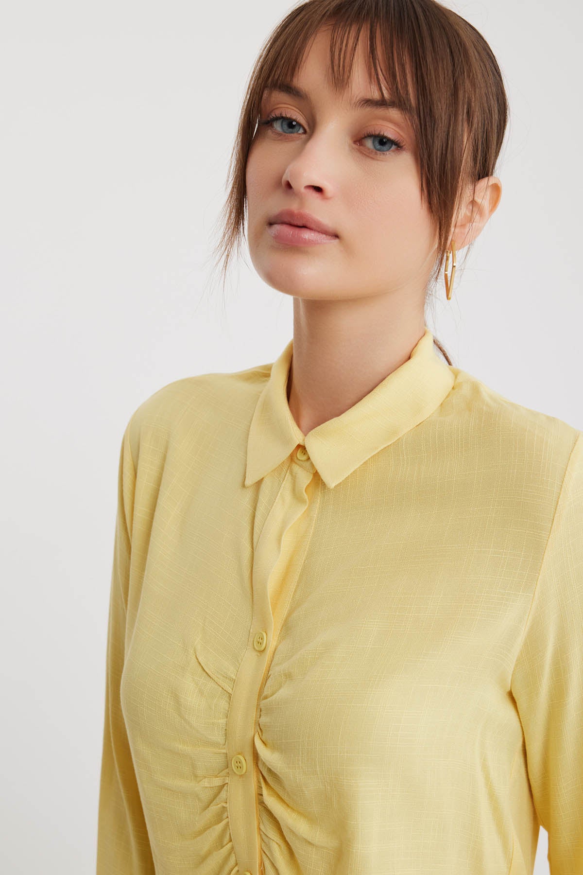 THE VISCOSE LINEN SHIRT WITH THE BENT