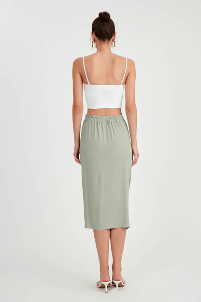 MIDI HEIGHT SKIRT WITH BENT-UP SPLIT
