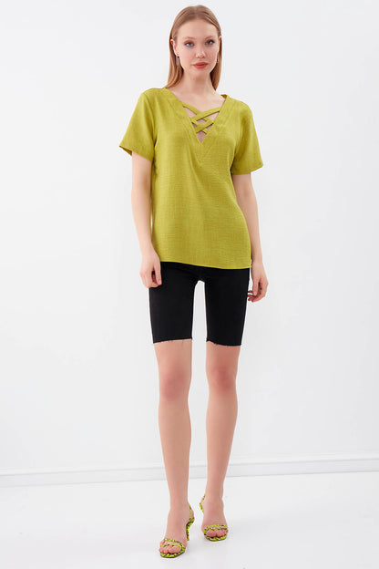 CROSSTAB V COLLAR BLOUSE