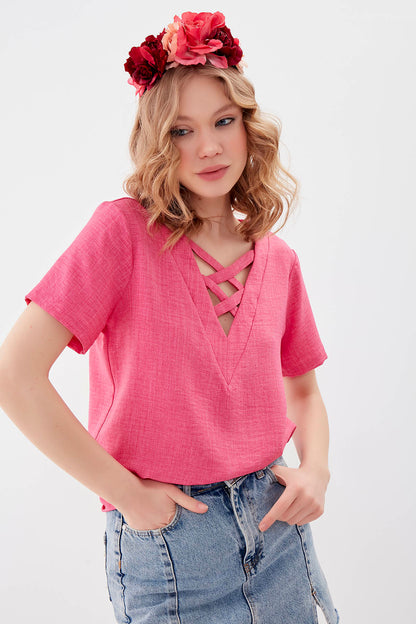 CROSSTAB V COLLAR BLOUSE