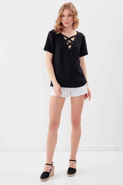 CROSSTAB V COLLAR BLOUSE