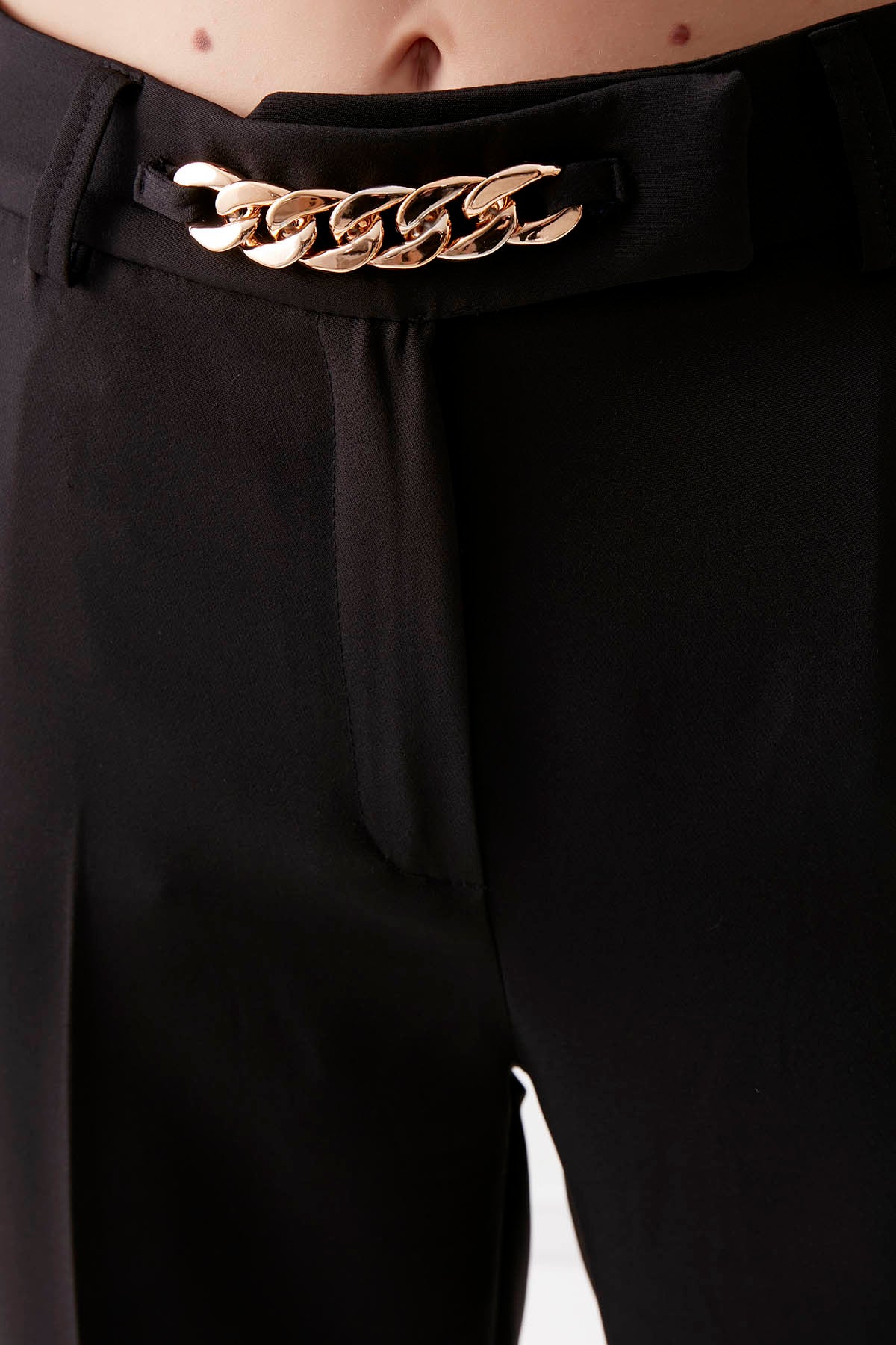 FRONT-DESCENDED HIGH-WAIST WIDE-LEG TROUSERS