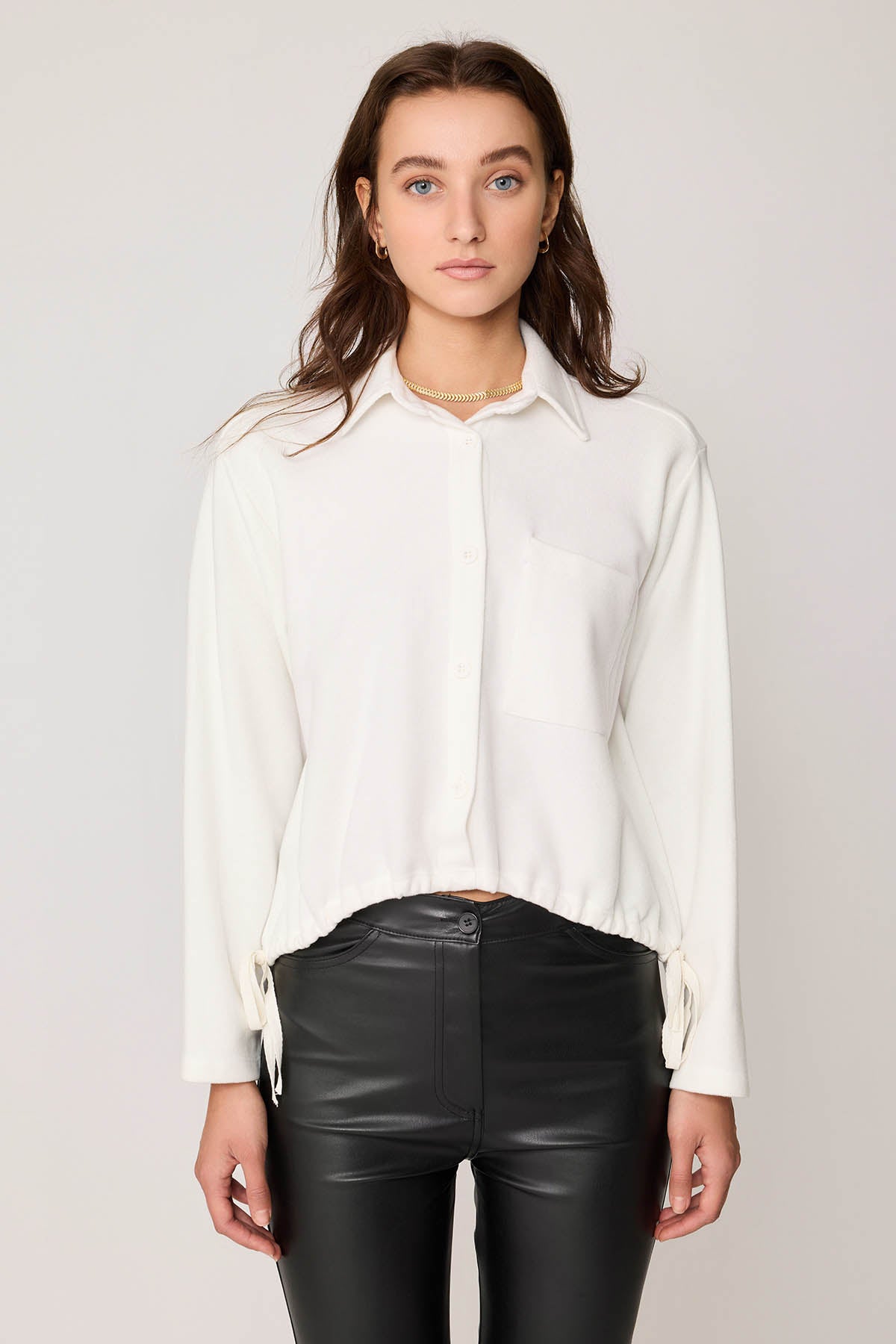 FRONT BUTTON LACED SINGLE POCKET KNITTED BLOUSE