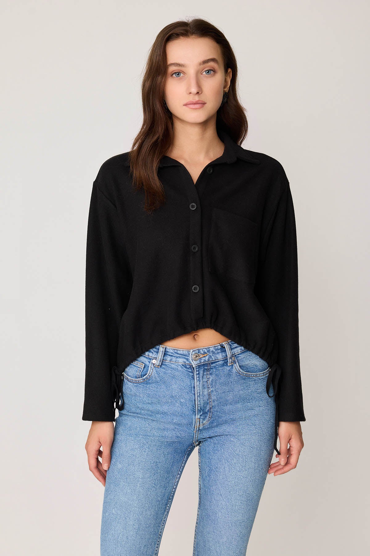 FRONT BUTTON LACED SINGLE POCKET KNITTED BLOUSE