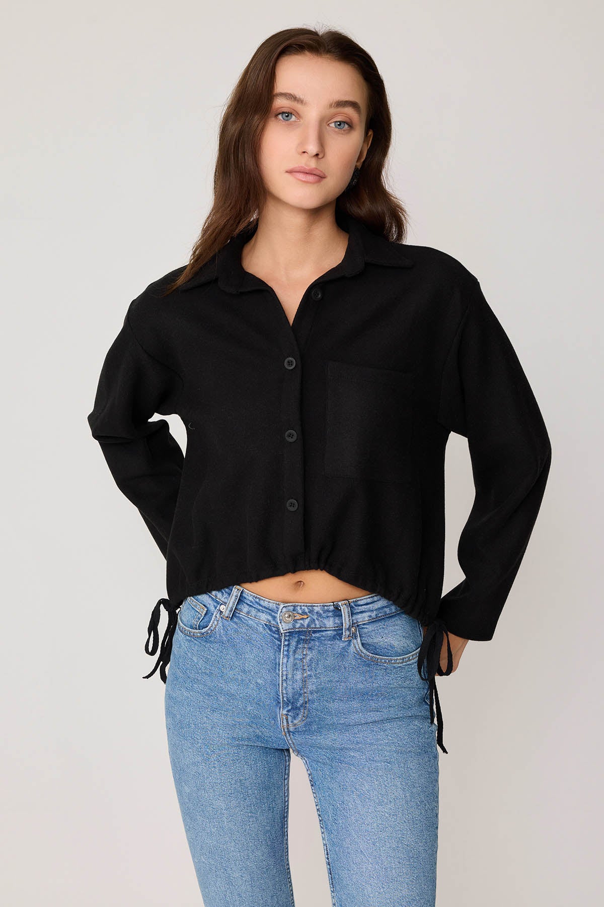 FRONT BUTTON LACED SINGLE POCKET KNITTED BLOUSE