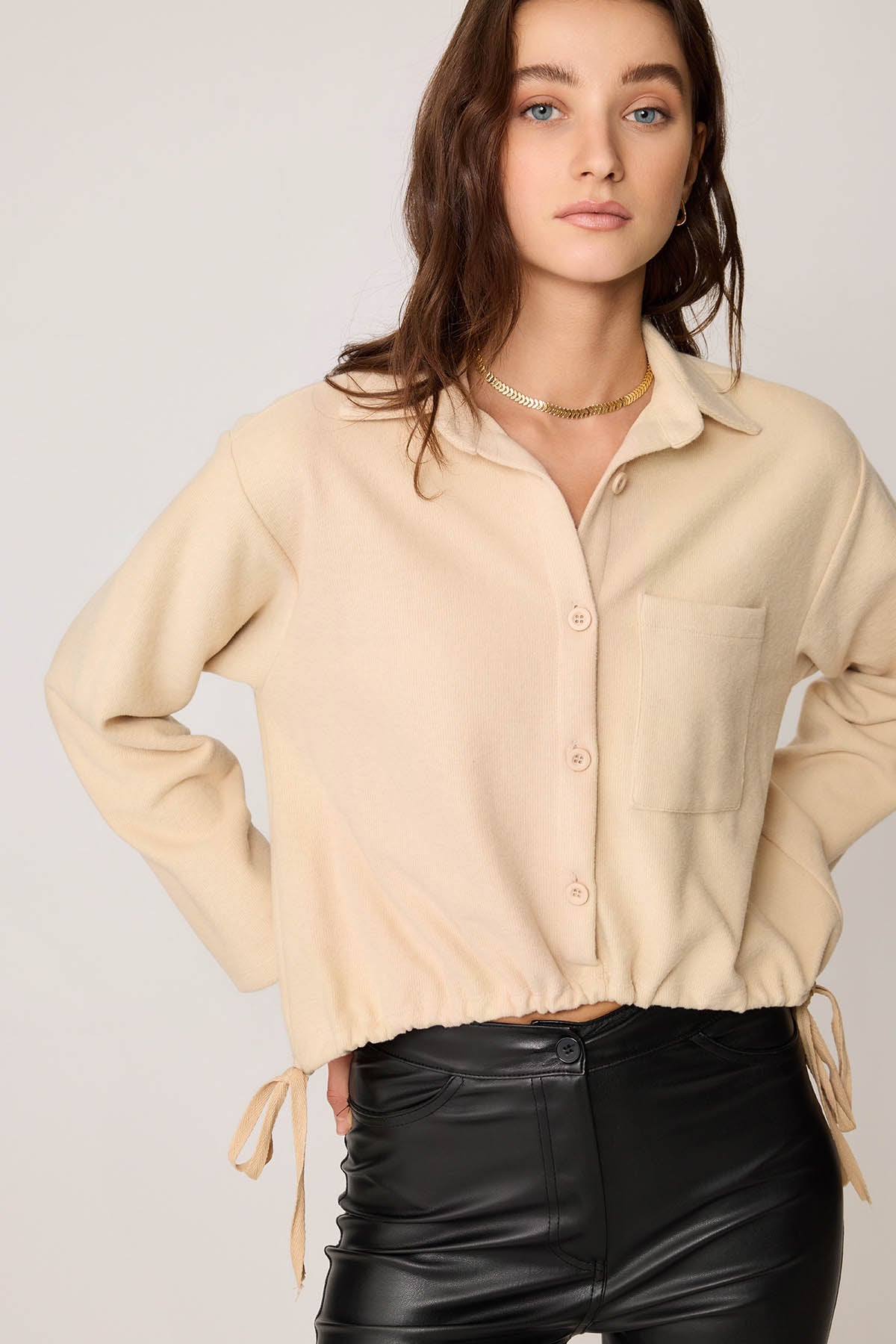 FRONT BUTTON LACED SINGLE POCKET KNITTED BLOUSE