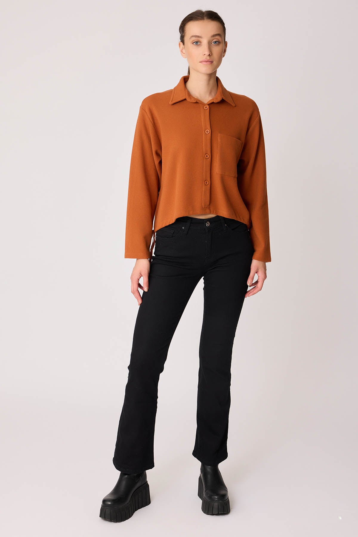FRONT BUTTON LACED SINGLE POCKET KNITTED BLOUSE