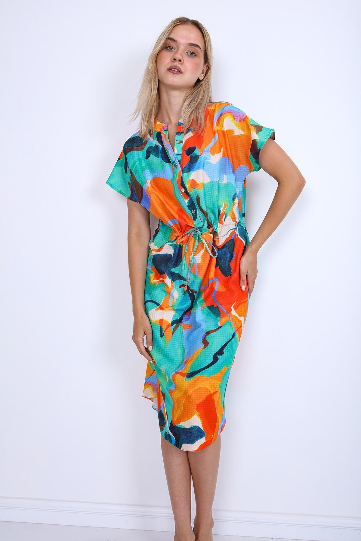 SHORT SLEEVE DRESS WITH FRONT BUTTON SPINE