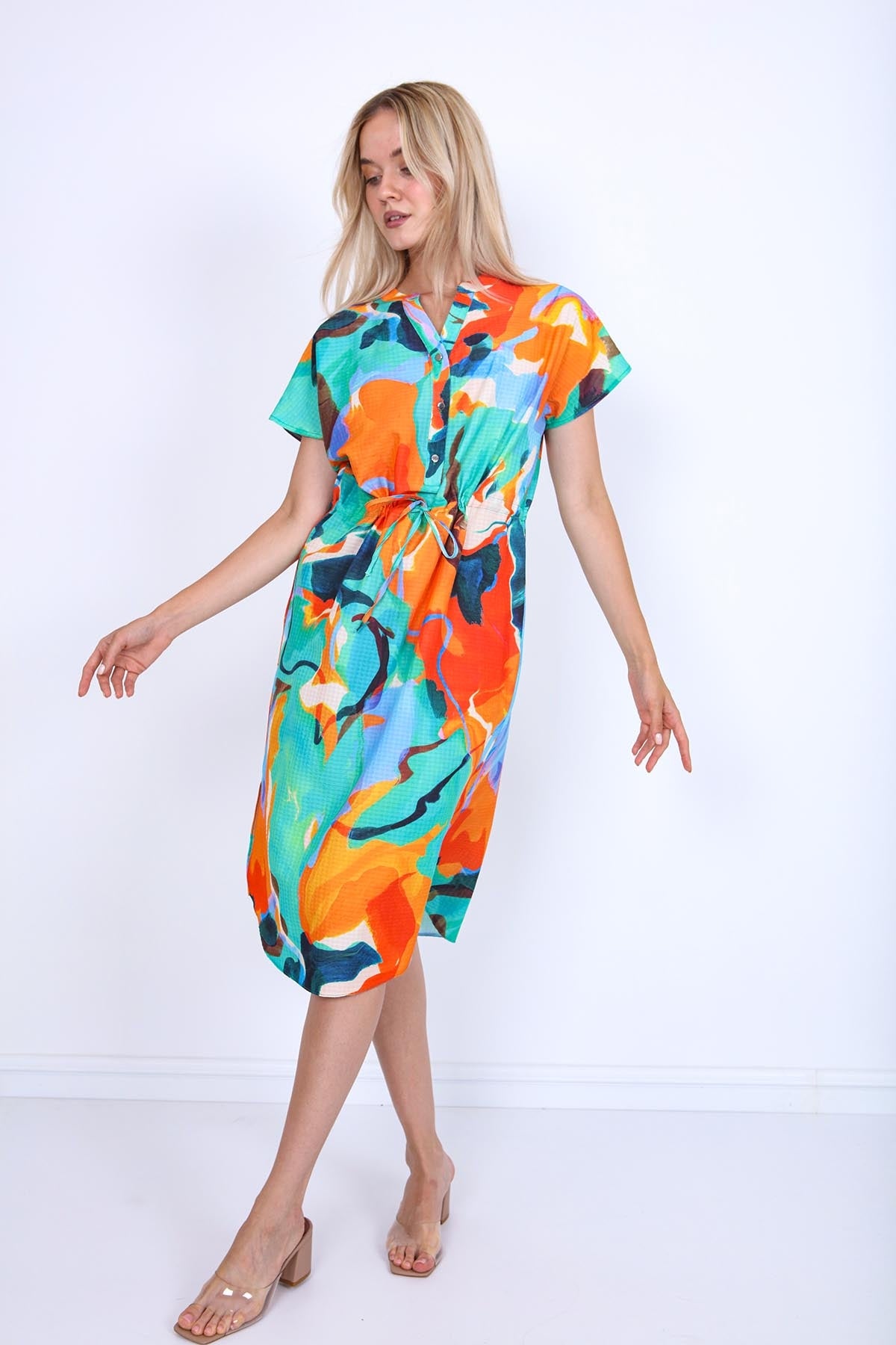 SHORT SLEEVE DRESS WITH FRONT BUTTON SPINE